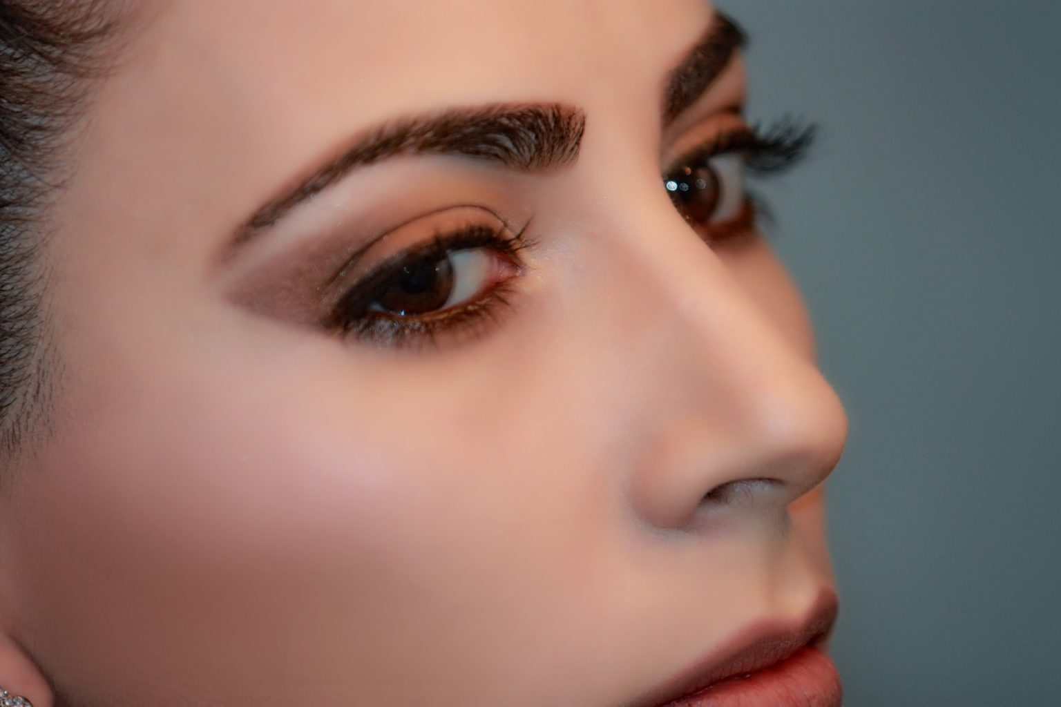 Augenbrauen - Kosmetik Artemania Fehraltorf - Nail Art - Beauty und Care 1